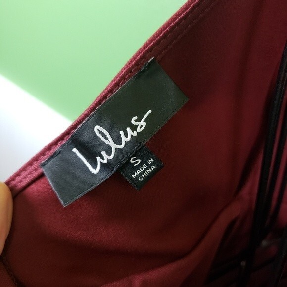 Lulus NWT Burgandy Short Lace Fit and Flare Dress Size Small - Picture 9 of 11